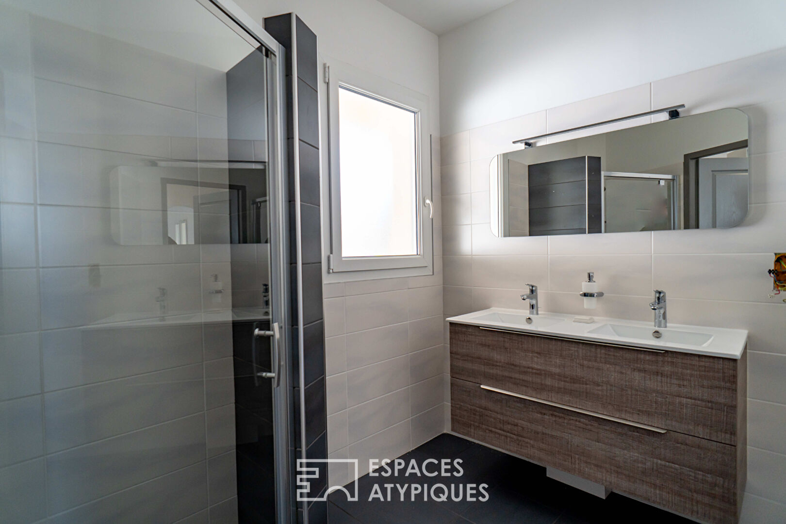 Villa contemporaine avec vue Rhône en Drôme du Nord