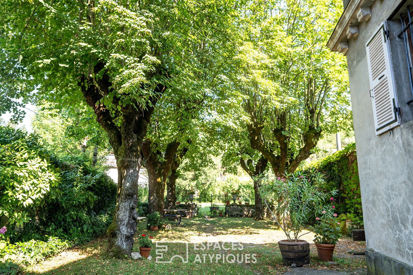 Maison bourgeoise à rénover avec jardin au pied du Vercors