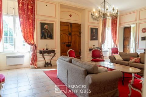 Grandeur et perspectives: château de caractère avec piscine et dépendances