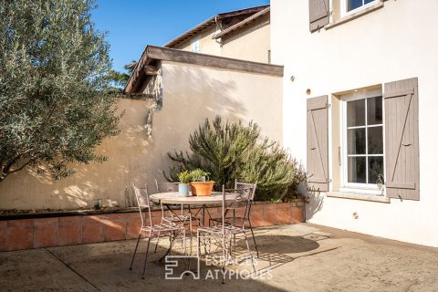 Maison familiale du XIXe siècle avec piscine et dépendances