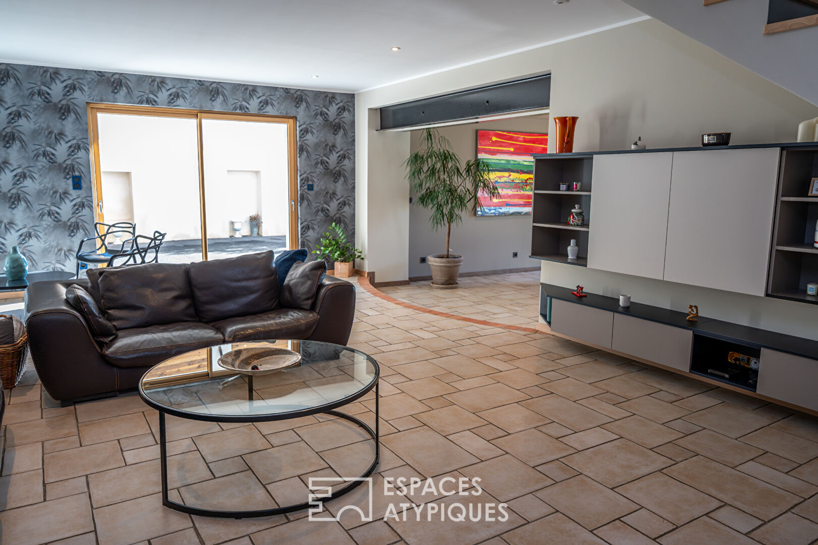 Maison familiale du XIXe siècle avec piscine et dépendances