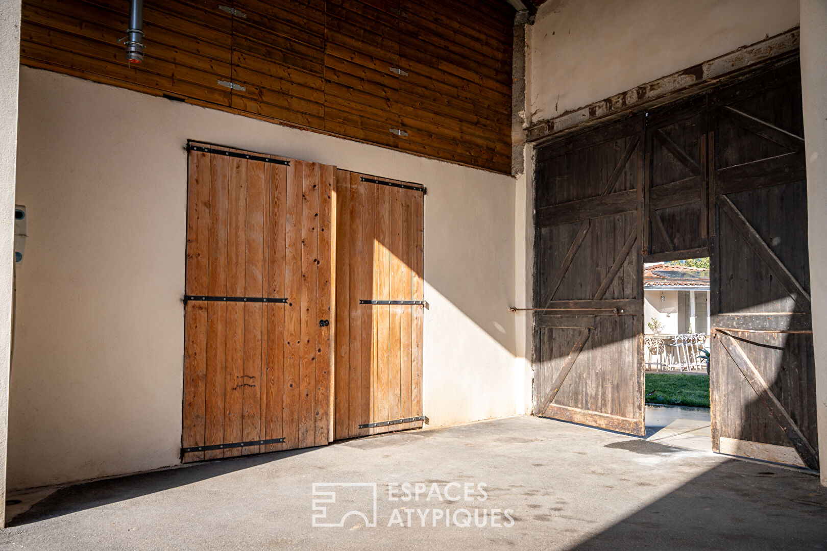 Maison familiale du XIXe siècle avec piscine et dépendances