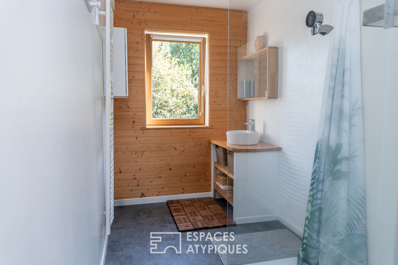 Maison bioclimatique en bois dans un éco-hameau en Ardèche