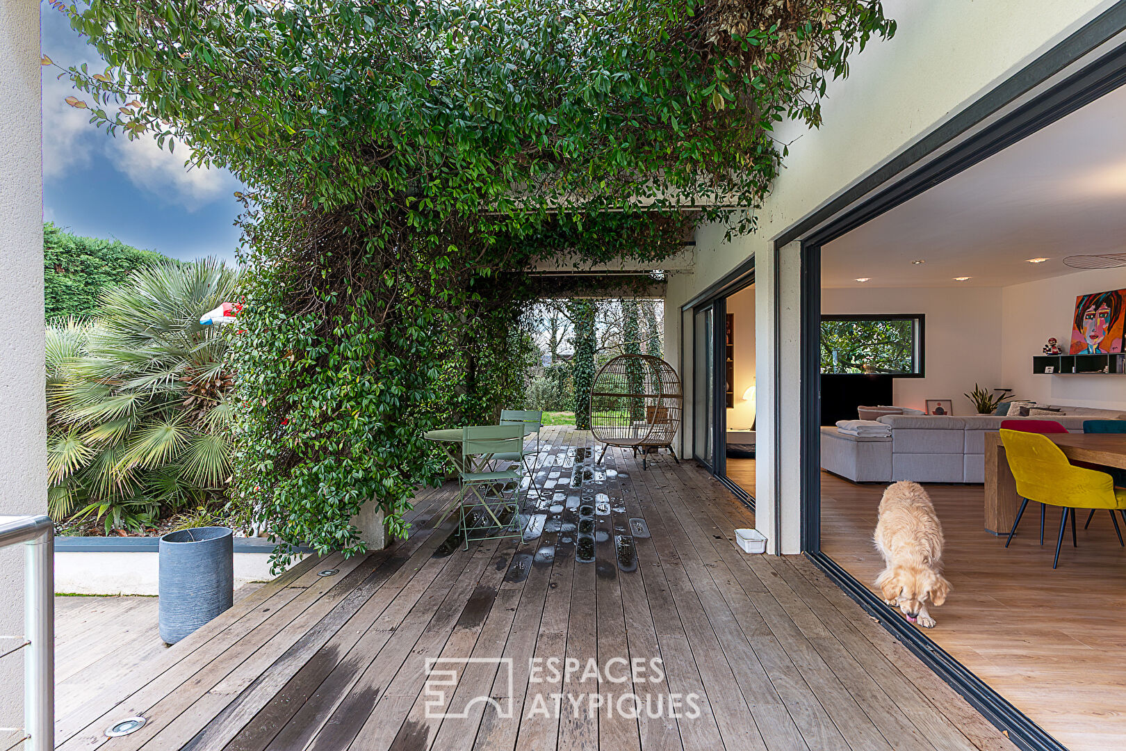 Villa plain-pied contemporaine avec piscine à Montélier