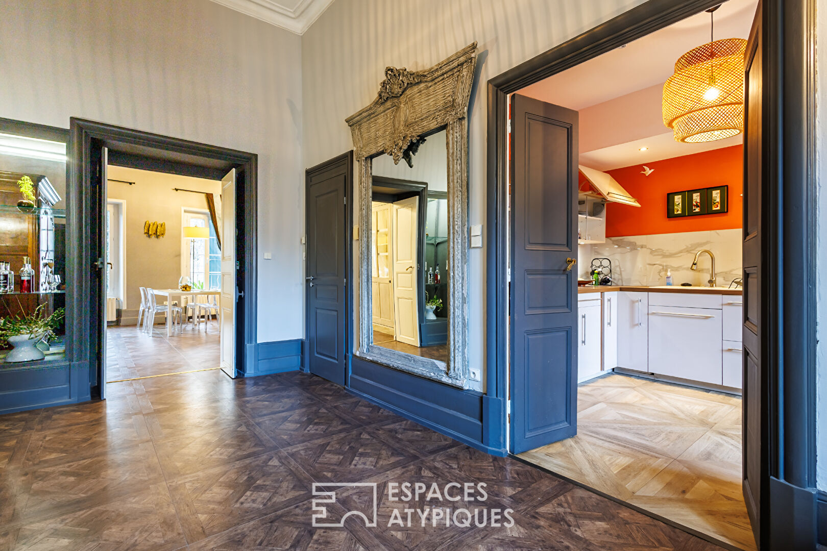 Hôtel particulier avec piscine et 4 appartements indépendants à Montélimar