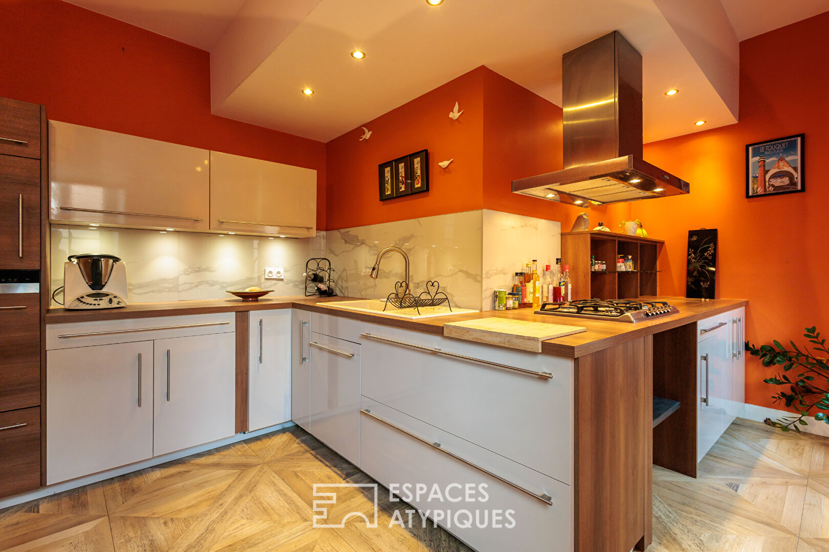 Hôtel particulier avec piscine et 4 appartements indépendants à Montélimar