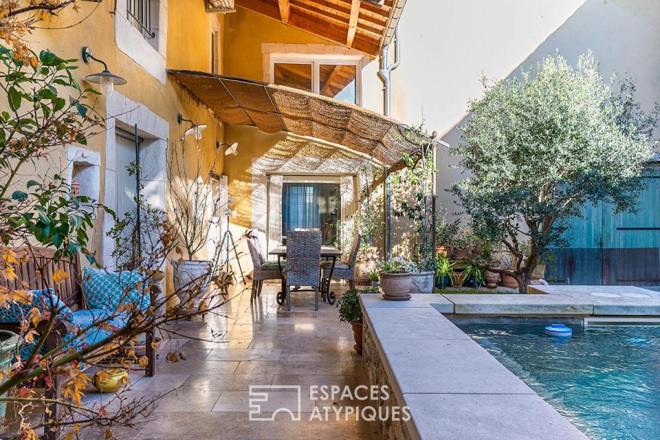 Maison de charme rénovée avec piscine chauffée, terrasse et espaces modulables en Ardèche méridionale