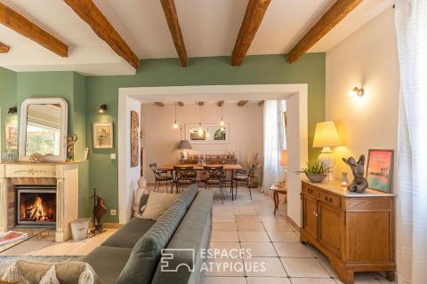 Maison de charme rénovée avec piscine chauffée, terrasse et espaces modulables en Ardèche méridionale