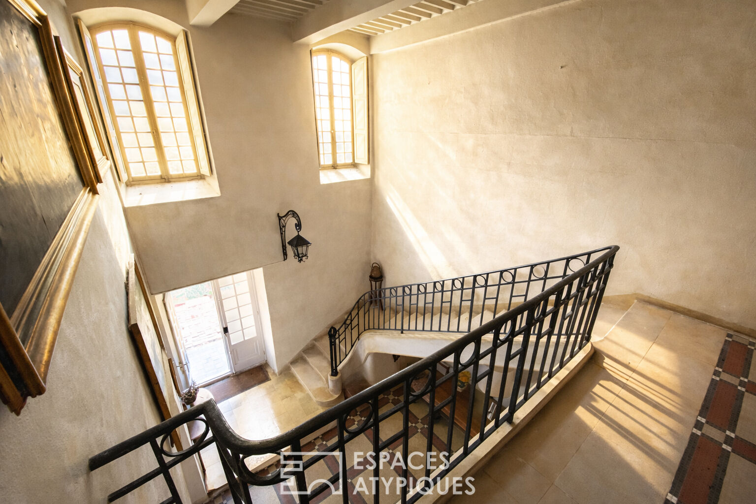 Bâtisse de caractère pour de beaux projets en Basse Ardèche