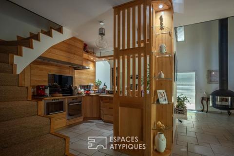 Belle maison d&rsquo;architecte avec séjour cathédrale et spacieuse piscine