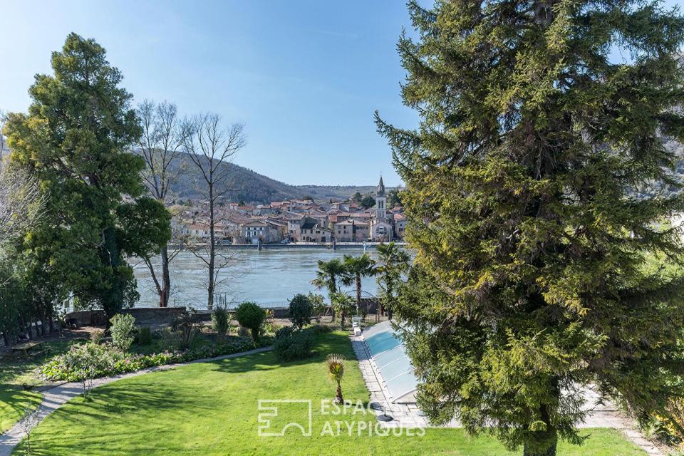 Maison de maître du XIXe siècle avec vue sur le Rhône