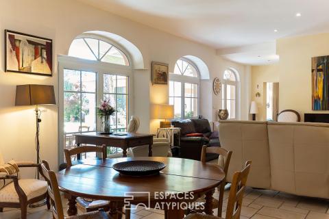 Maison de caractère avec jardin paysagé et atelier orangerie – Crest