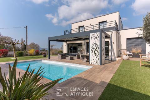 Villa d’architecte avec piscine et vue sur l’Ardèche