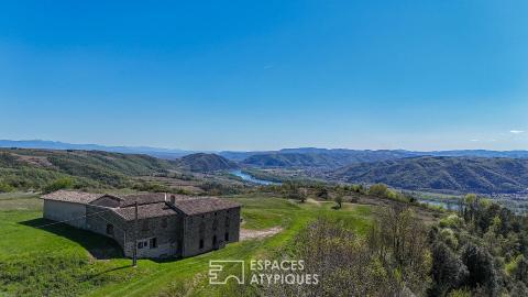Corps de ferme de 820 m²  à réhabiliter avec vue panoramique