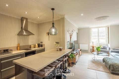 Appartement  F2 haussmannien rénové avec combles aménageables en centre ville
