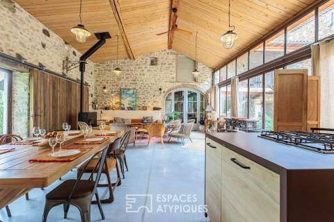 Demeure de caractère avec parc, piscine et dépendances. Élégance et inspiration en Drôme Sud