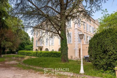 Appartement atypique et lumineux dans résidence de caractère