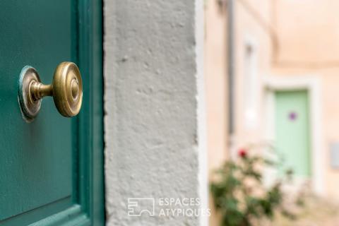 Charming townhouse with a garage and exceptional attic space