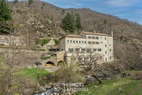 Un ancien moulinage aux multiples vies, entre rivière et nature