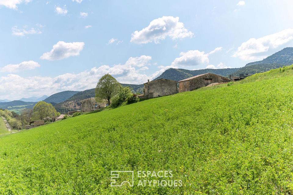 Vues panoramiques et cachet unique pour ce duo de petites bergeries à 20 min de Die