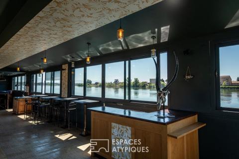 Péniche revisitée avec vue panoramique sur le Rhône