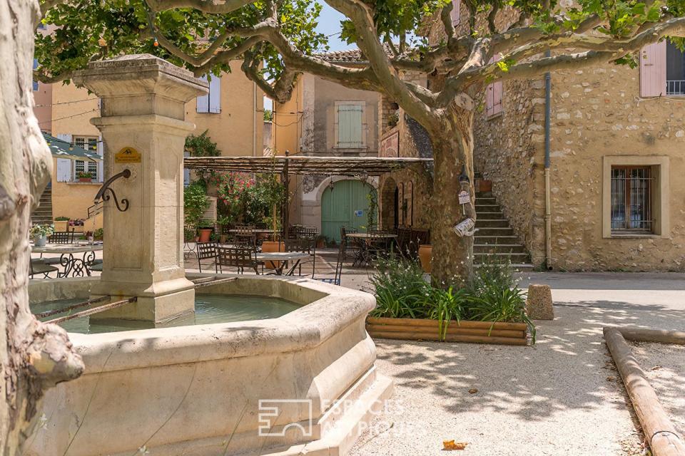 Maison de charme avec salle cinéma et terrasse panoramique en Provence