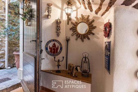Maison de charme avec salle cinéma et terrasse panoramique en Provence