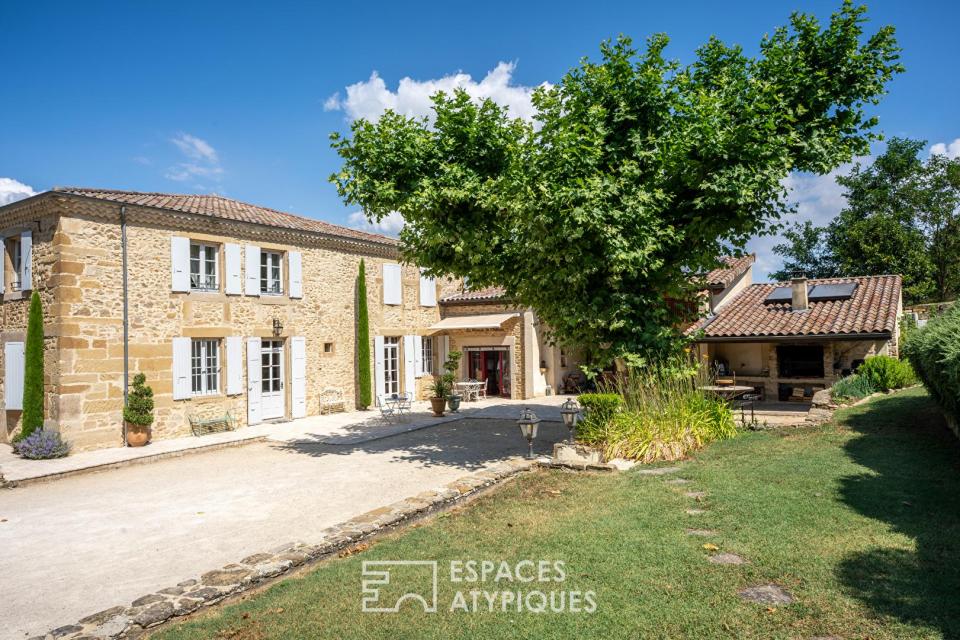 Ancienne annexe de château rénovée, un lieu d'exception entre patrimoine et art de vivre
