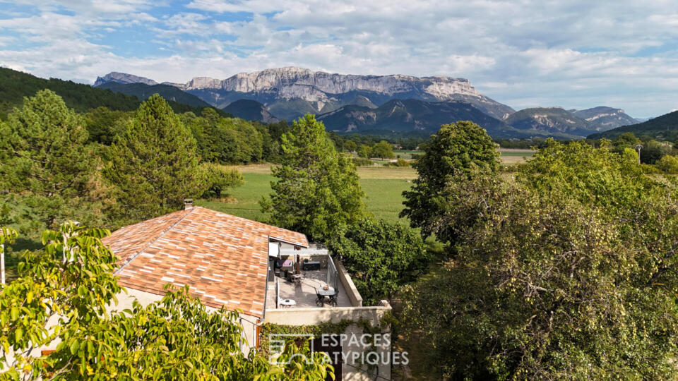Bâtisse de caractère et grand panorama proche de Die