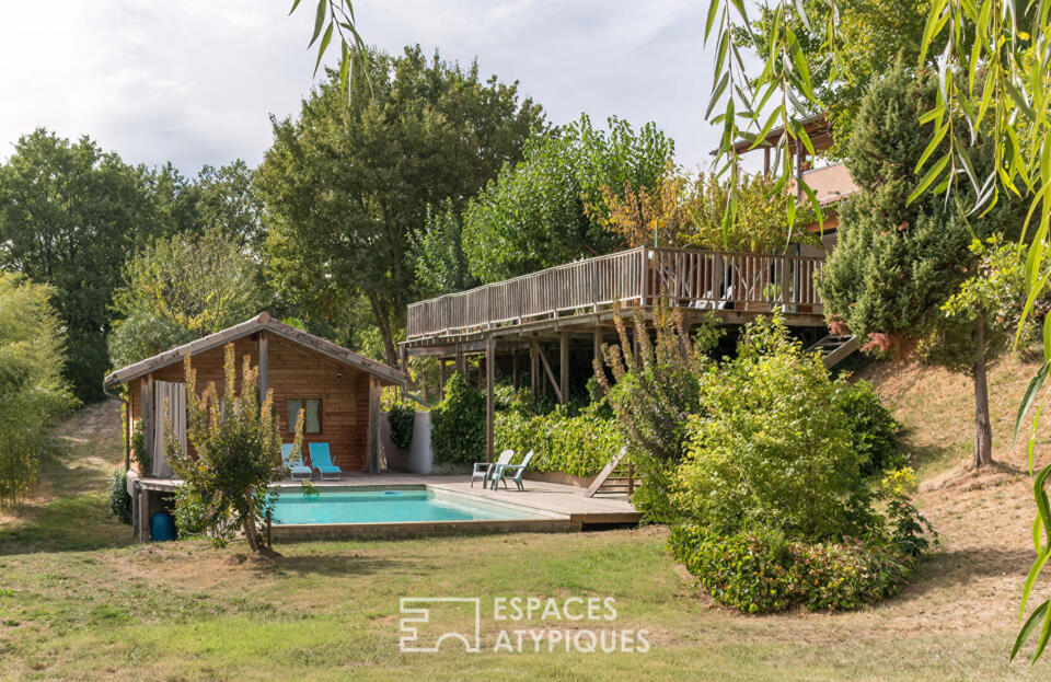 Villa contemporaine d'esprit "lodge" avec vue.