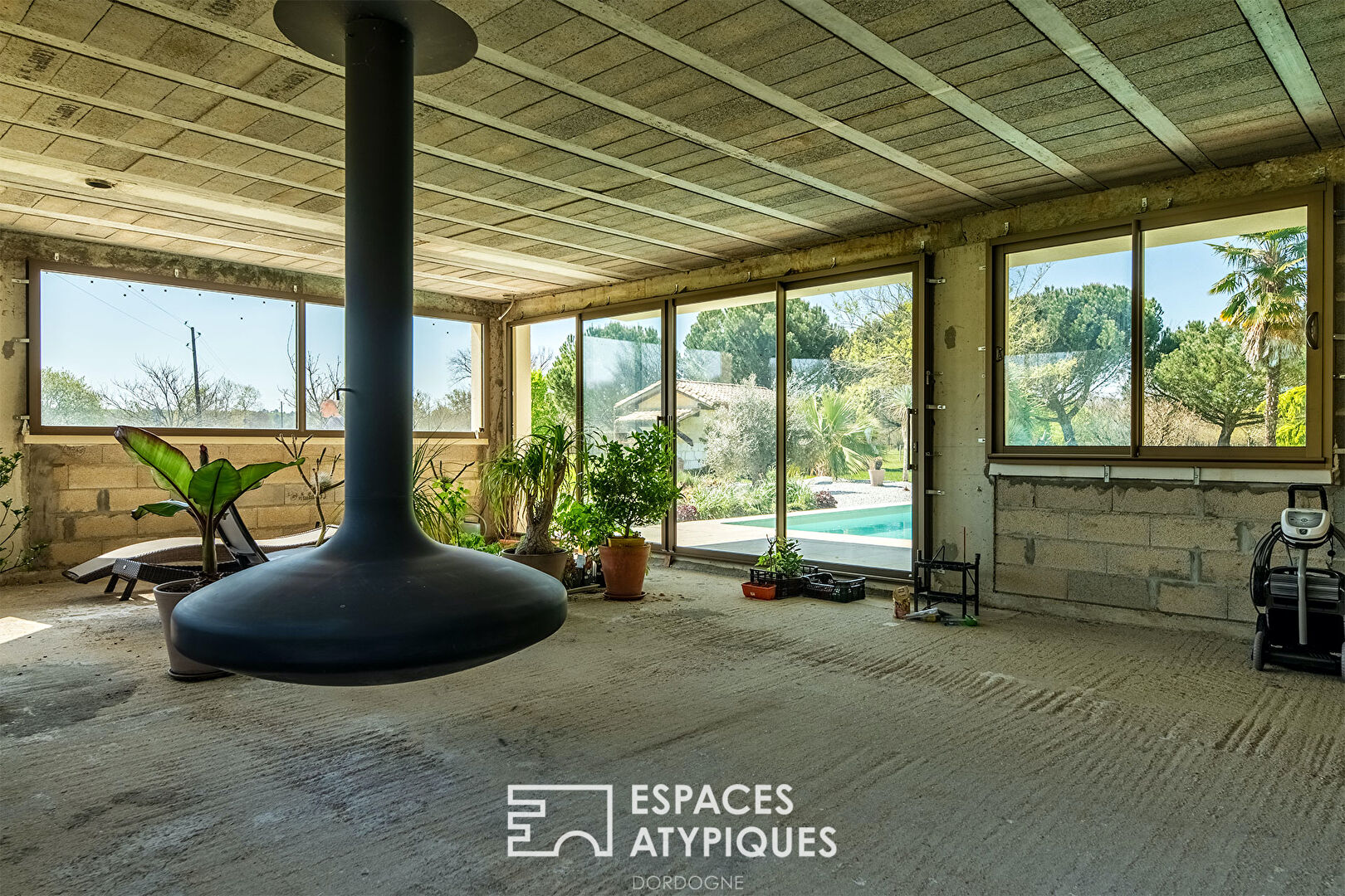 Villa with Neo-contemporary style swimming pool, idleness and dolce vita…