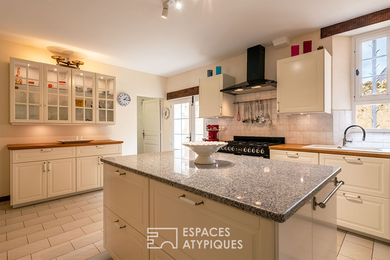 A charming setting in the heart of the village of Trémolat