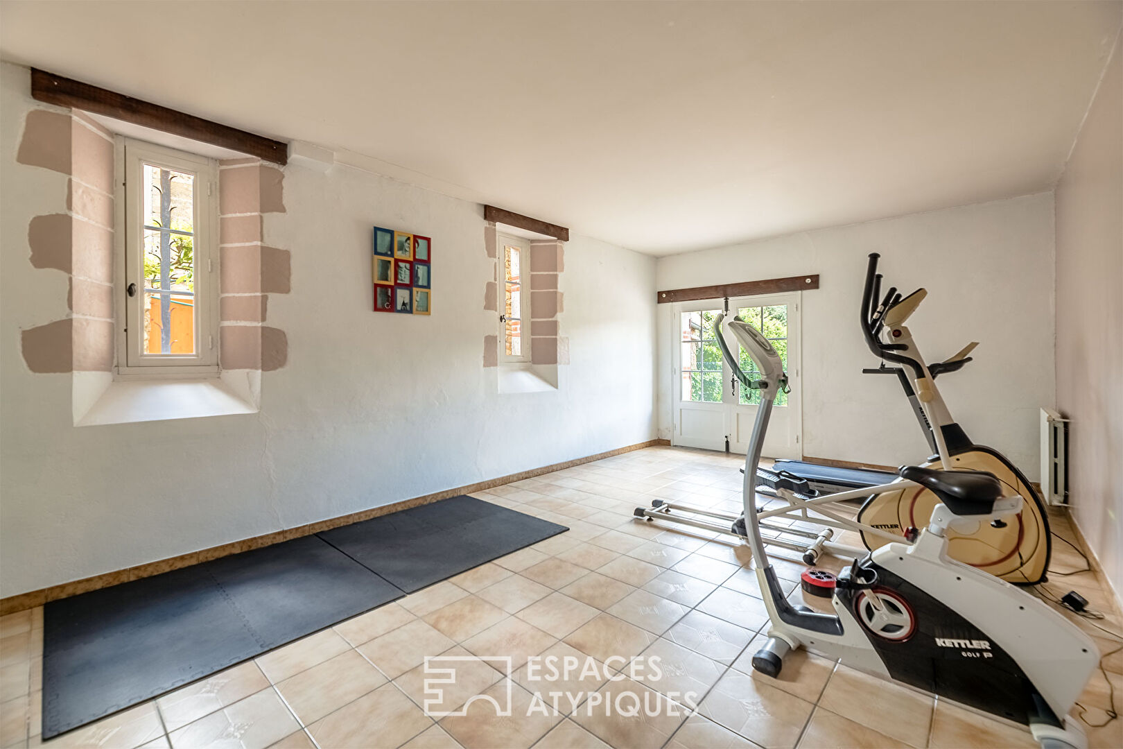 A charming setting in the heart of the village of Trémolat
