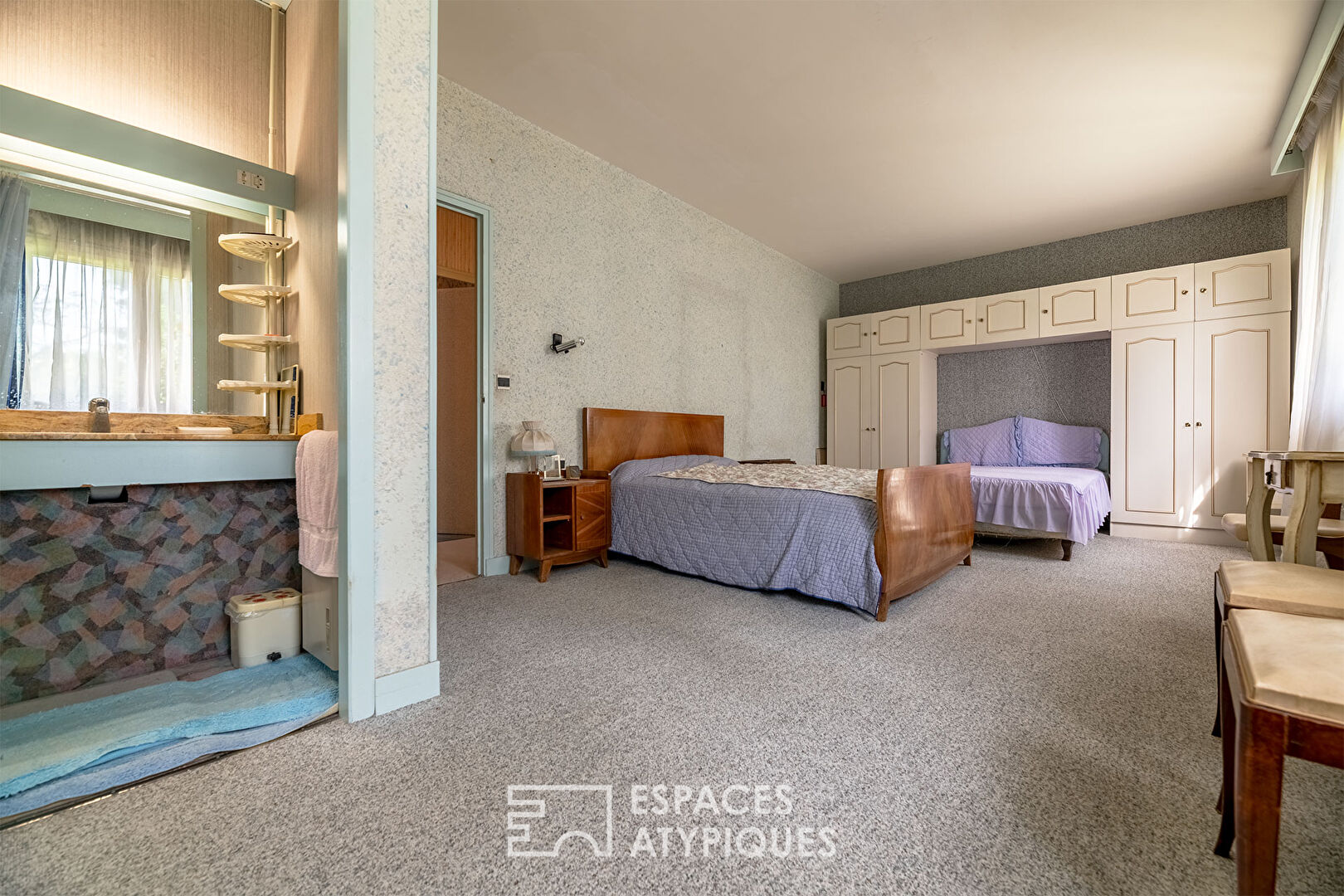 Maison d’architecte des Seventies à deux pas des commodités
