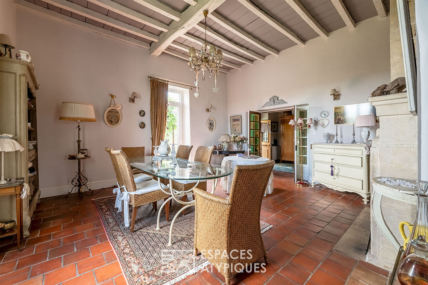 Mansion with commanding view, a setting of history and character