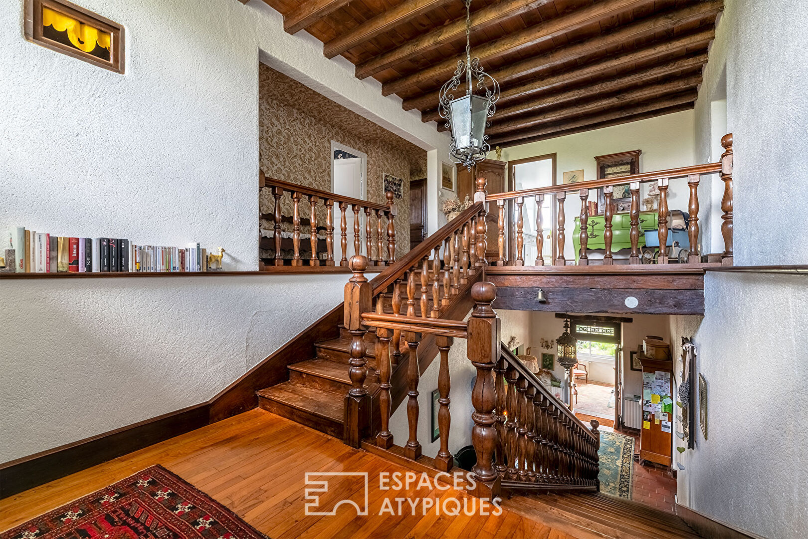 Mansion with commanding view, a setting of history and character