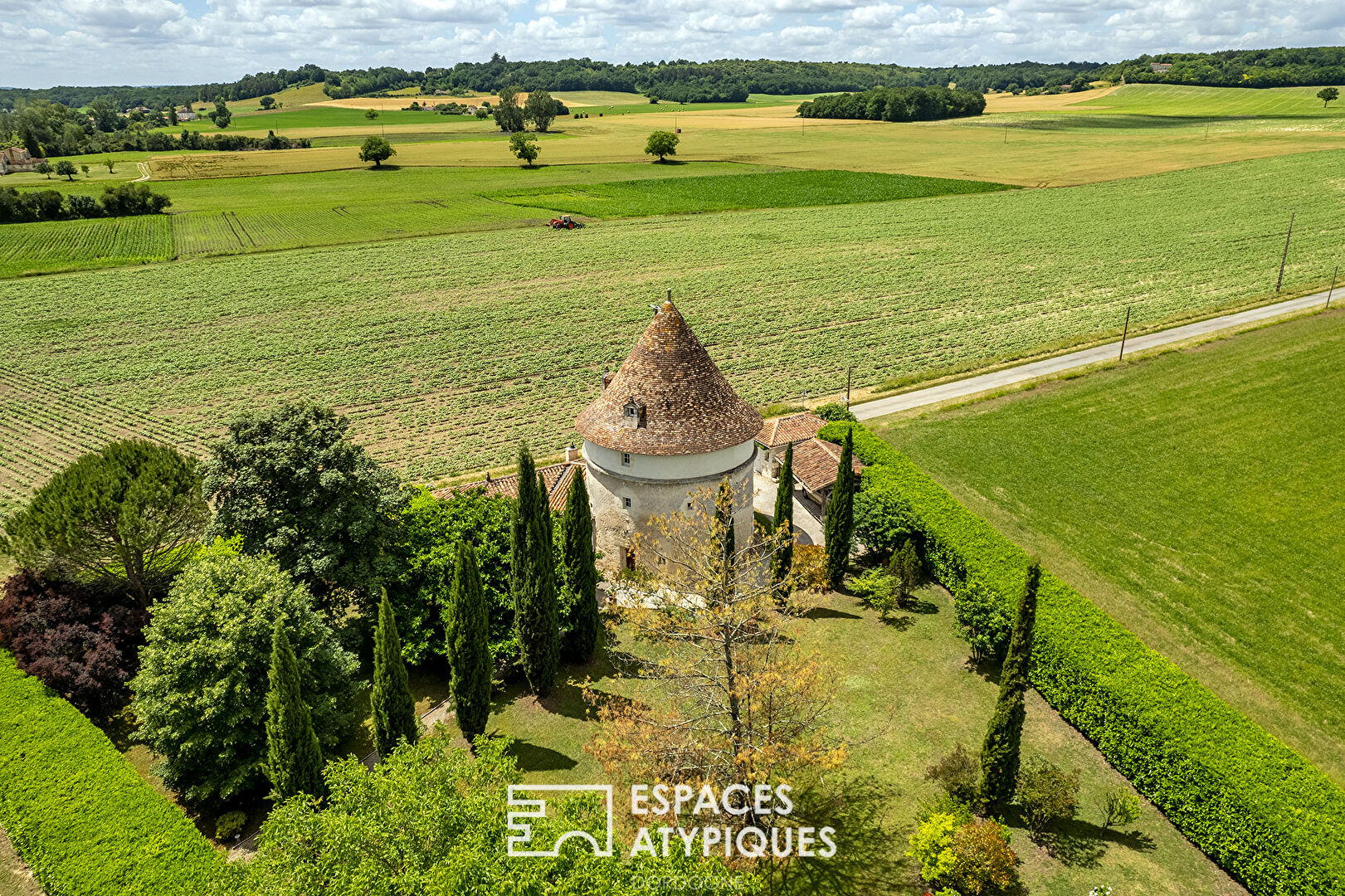 Pigeonnier réhabilité du XVIII ème siècle