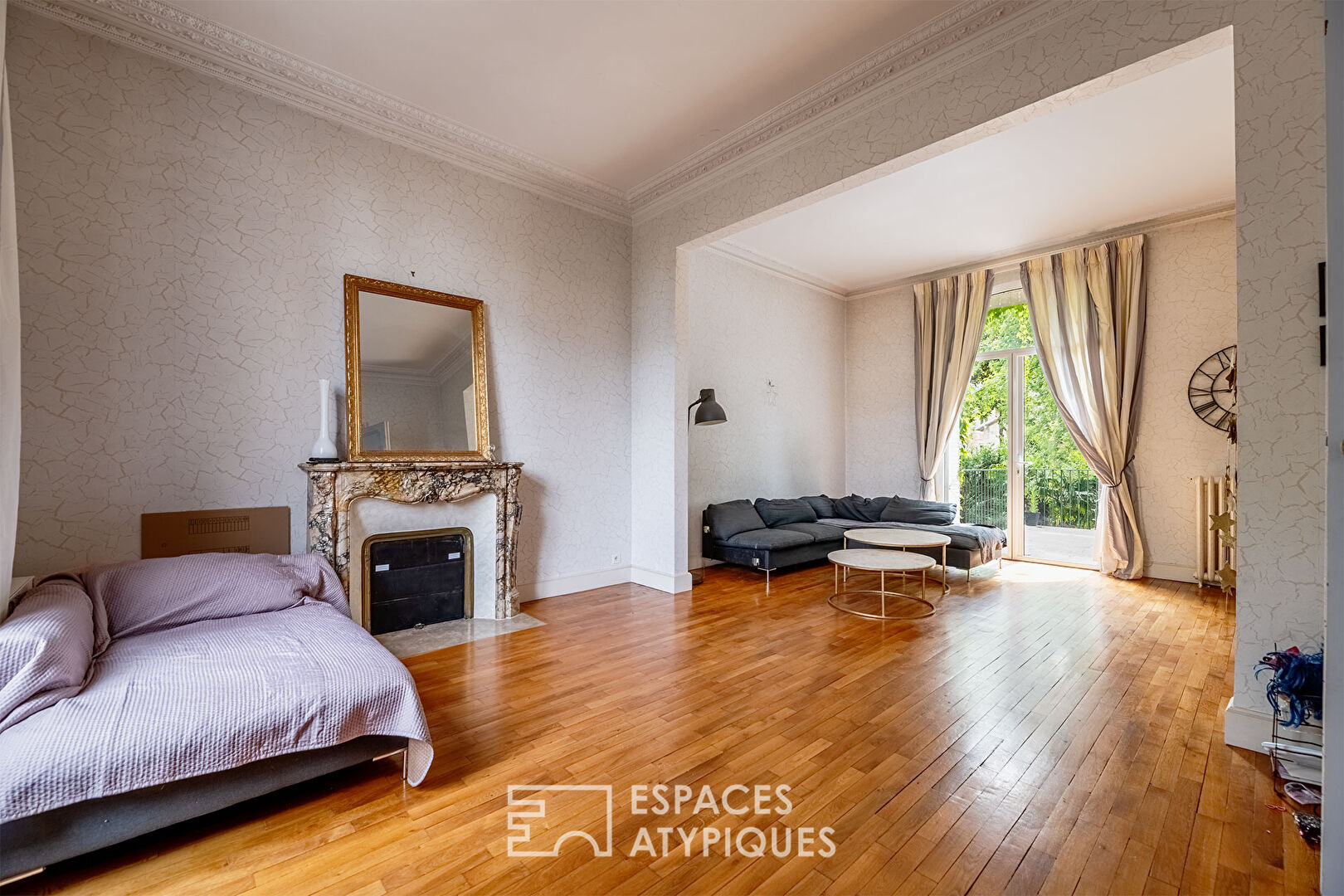 Hôtel particulier aux volumes généreux au coeur de Bergerac.