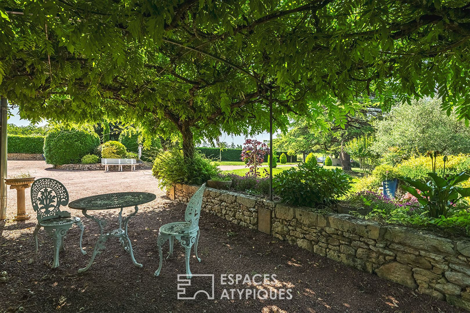 Charming Perigord house at the gateway to a pretty country house