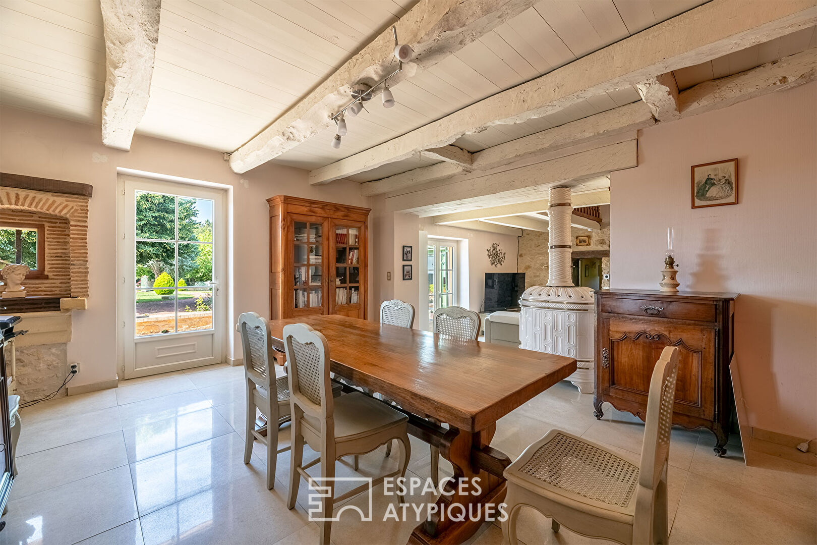 Charming Perigord house at the gateway to a pretty country house
