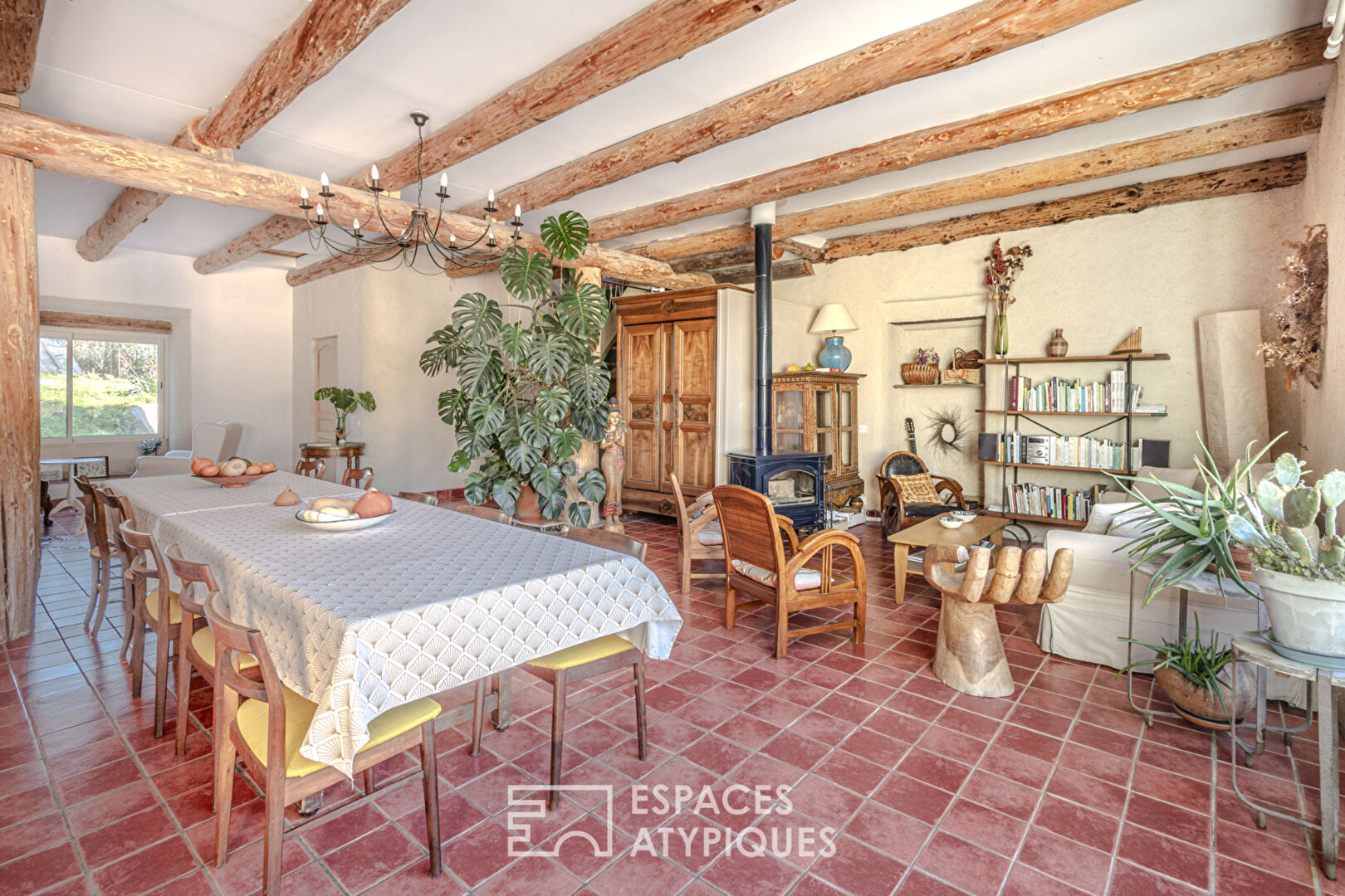 Maisons écologiques au coeur de la nature, authentique havre de paix