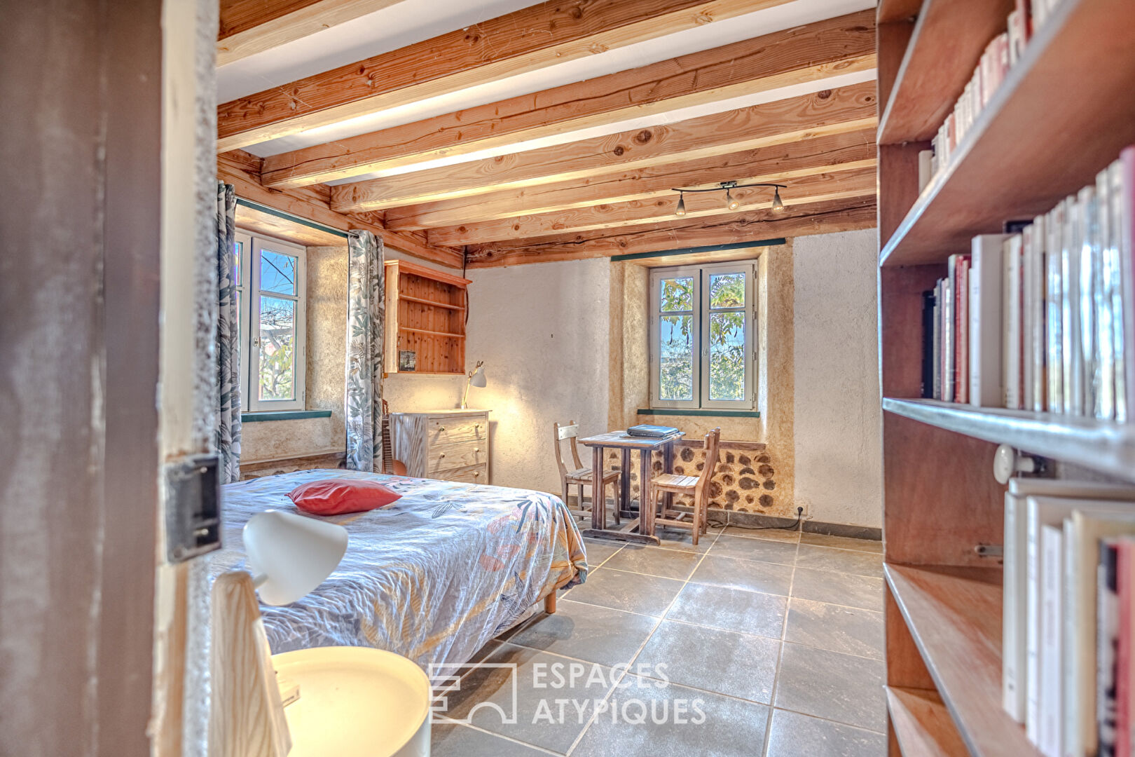 Maisons écologiques au coeur de la nature, authentique havre de paix