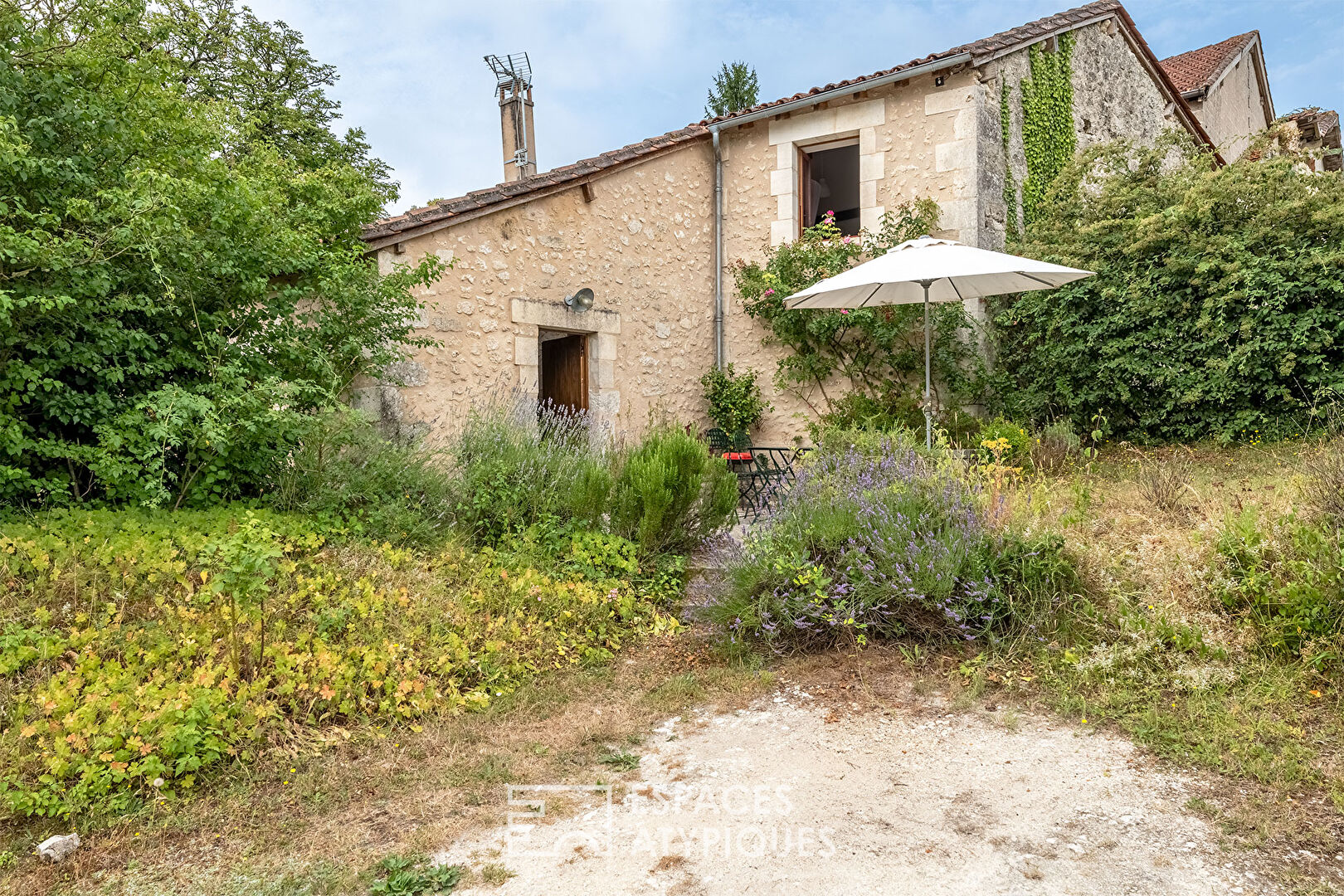 Oeuvre architecturale en plein air, en Périgord Vert