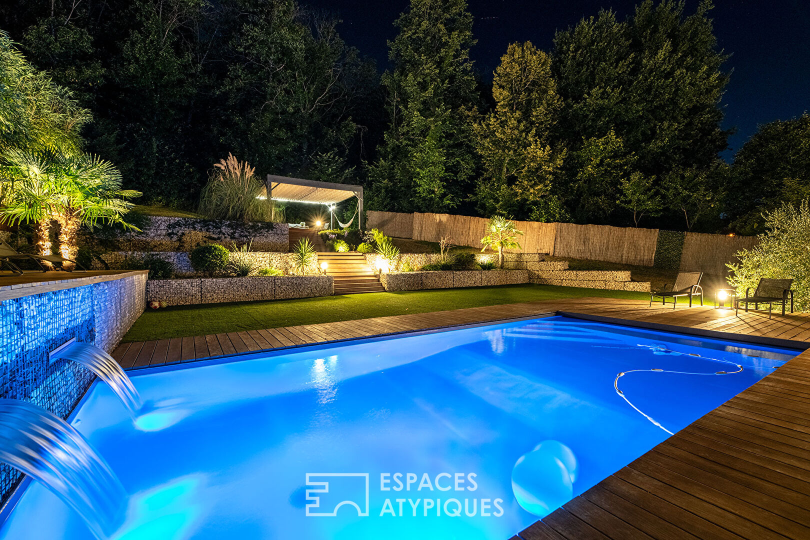 Elegant contemporary and its Garden of Eden