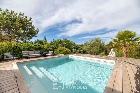 Propriété familiale néo-provençale et sa vue dégagée sur la nature