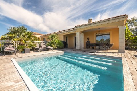 Neo-Provençal family property with its unobstructed view of nature