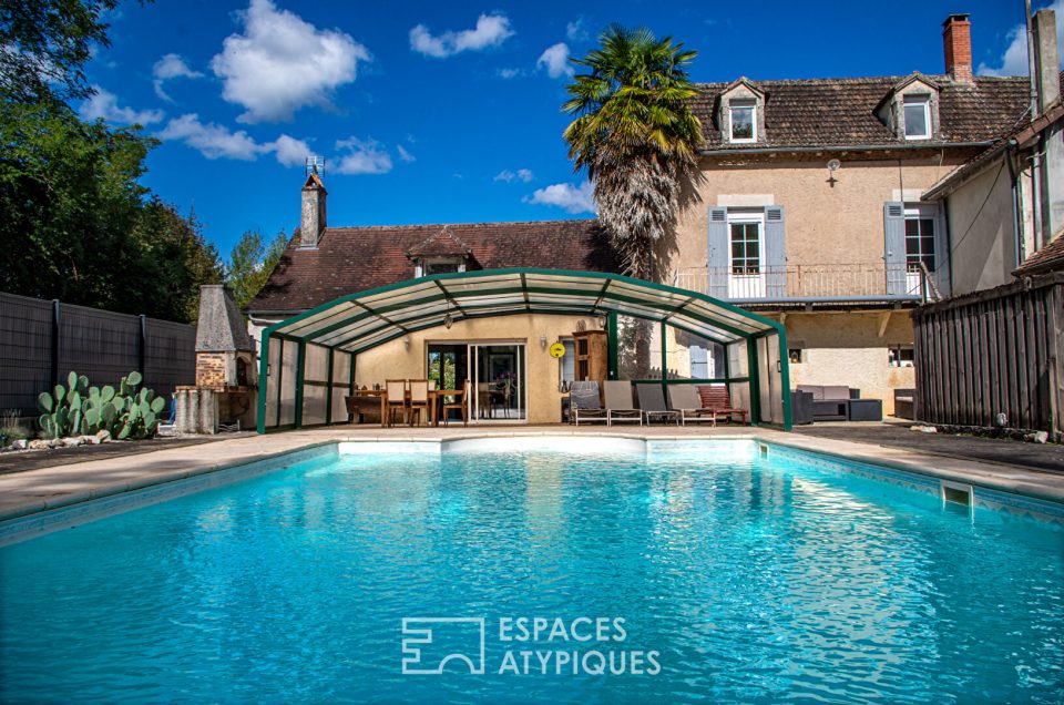 Propriété de caractére avec maison annexe et pisicne