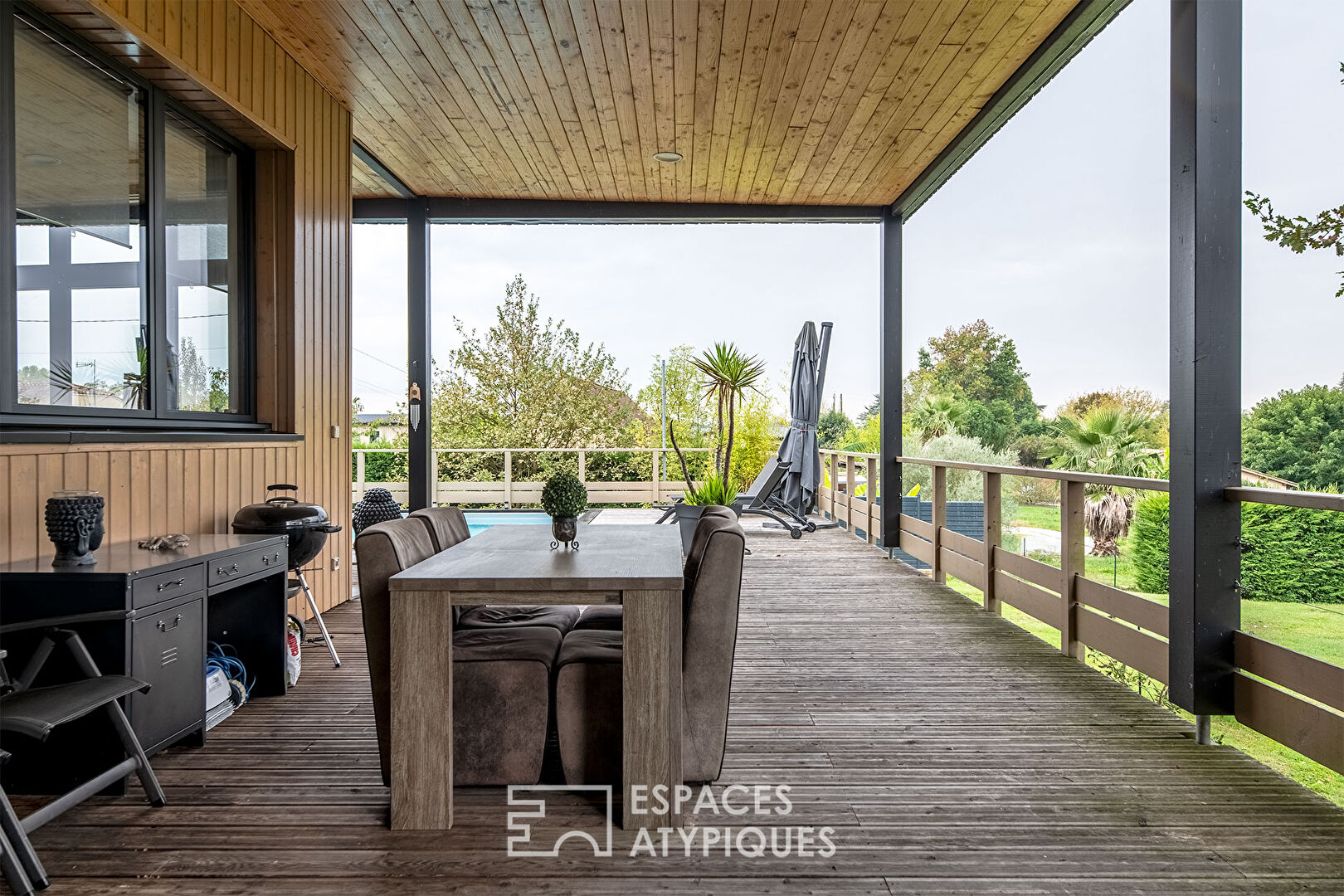 Villa contemporaine aux accents de villégiature