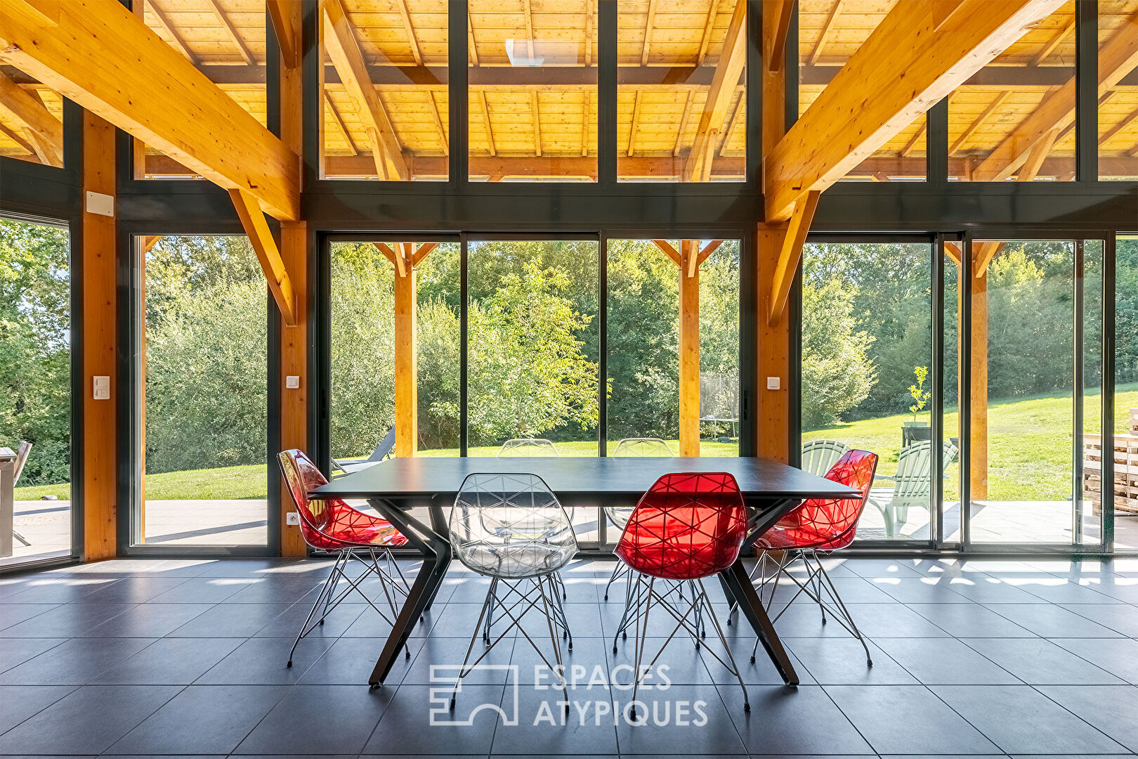 Elegant contemporary house hidden from view.