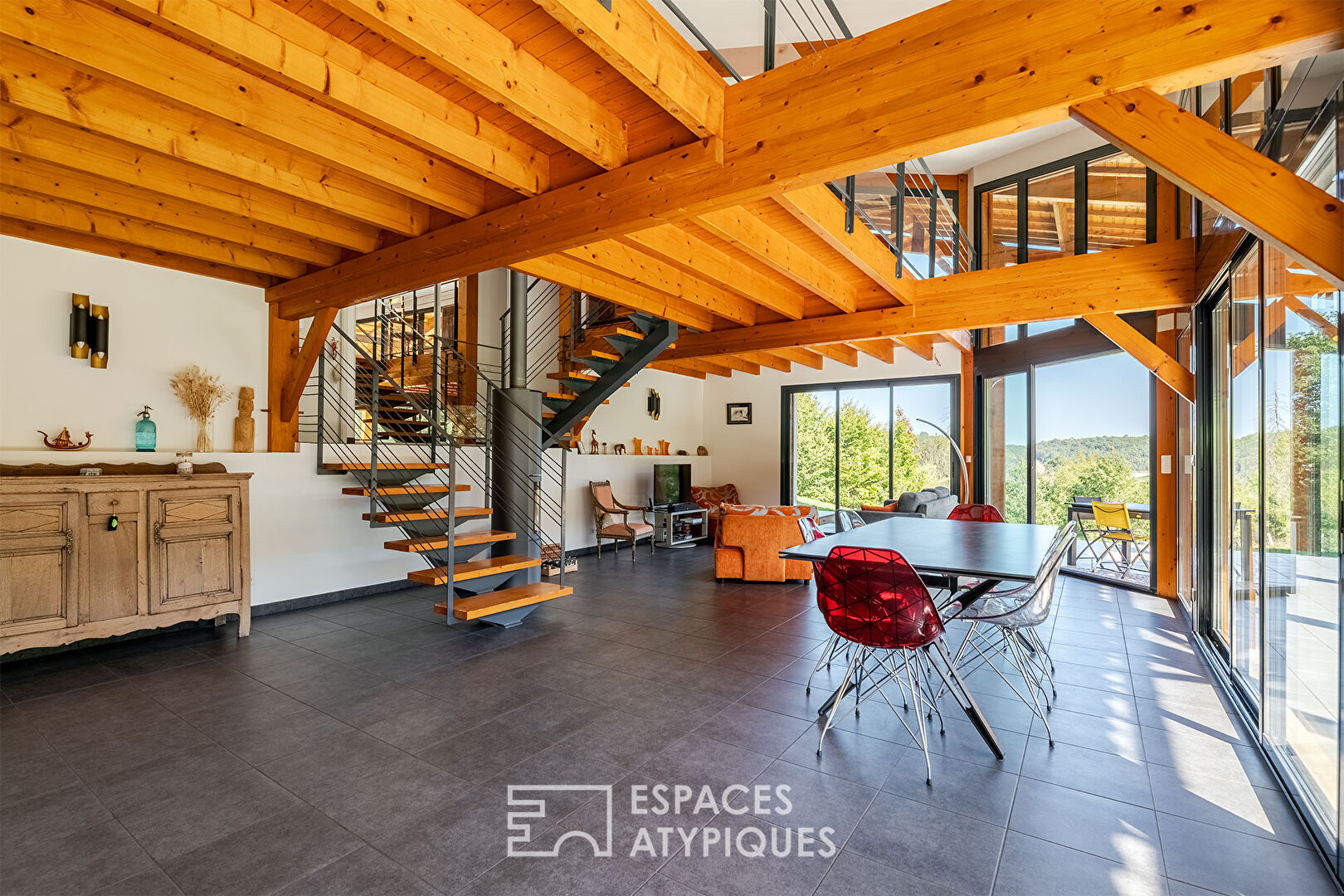 Elegant contemporary house hidden from view.